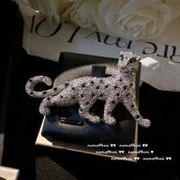 Sri Lanka Sapphire Cheetah Brooch Vintage Plated 18K Gold, Curved Cheetah Zircon Pearl Brooch