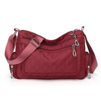 Women's Messenger Bag Large Capacity Shoulder Bag Mother Outdoor Travel Bag raudona