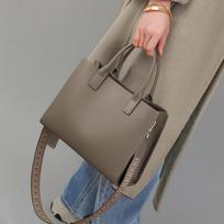 Bag women's new summer portable messenger bag high-end leather women's bag commuter bag shoulder bag luggage