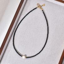 Freshwater Pearl & Black Crystal Necklace: Simple, Versatile, Trendy Collarbone Chain for Women