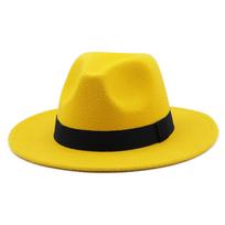Klasikinė plačiabrylė Fedora skrybėlė su struktūrizuotu vainiku ir dekoratyvine juosta, unisex, veltinio medžiaga, mados aksesuaras One Size geltona