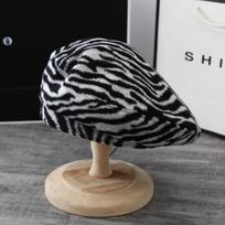 Zebra Stripes Print Beret Autumn Retro Women's Hat Winter Casual Fashion Painter's Hat Windproof and Warm Pumpkin Hat