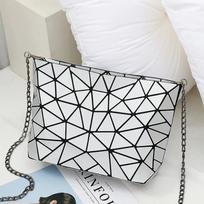 Fashion Reflective Chain Crossbody Bags for Women Geometric Holographic Luminous Sling Shoulder Bag senovinė juoda spalva