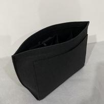 Veltininė kosmetinė, formos kaip koldūnas, su vidiniu pamušalu laikymui ir tvarkymui L 28*25*17cm