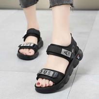 Sports sandals flat-soled fairy wind ins tide 2025 new summer Korean version casual Velcro beach shoes 35