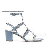 Spring/Summer 2026 Fairy Style Rivet Chunky Heel Sandals, Round Open Toe, Single Strap, Hollow Roman Design 35 juoda