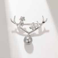 Elegant Pearl Antler Brooch - Deer Head Corsage Pin for Women