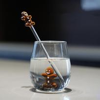 Christmas Gingerbread Man Inside Cup  Shaped  Juice Glass with Coffee Stirrer Creative Drink Glasses Coffee Tea Milk Juice Mug 301-400ml ruda