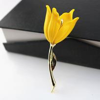 1pc Tulip Flower Brooches For Women Spring Fashion Pin Elegant Beautiful Jewelry 3 Colors Available Dress geltona