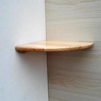 Tvirto medžio vėduoklės formos kampinė sieninė lentyna su kaučiukmedžio laikymo lentomis. Radius 15cm white
