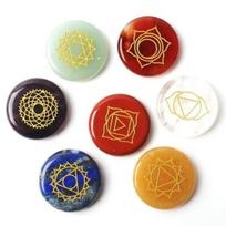 7 čakrų akmenų rinkinys simbolių akmenų rinkinys palmių natūralaus akmens krištolo brangakmenių dekoras Reiki gydymas Round