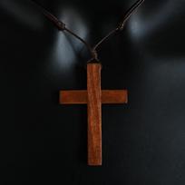 Įvairių stilių katalikiško kryžiaus karoliai su Jėzaus Kristaus pakabuku Choker Retro papuošalų stiliaus natūralaus medžio karoliai Didmeninė prekyba Amuletas