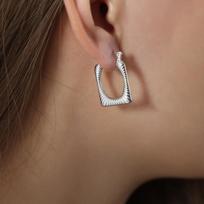 Hong Kong-Style Retro Geometric Titanium Steel Stud Earrings - 18K Gold, Colorfast Design for Women