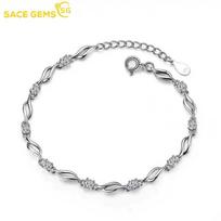 SACE GEMS vario lydinio cirkonio apyrankė yra stilinga ir rafinuota vestuvių dovana merginoms balta