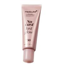 medicube No Cast Just Glow Kolageno Glow Apsauginis kremas nuo saulės 50ml SPF 50 Plataus spektro veido apsauga nuo saulės medicube Glow Sun Cream*1