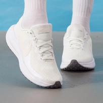 Nike Women's Revolution 8 Running Shoes US 9