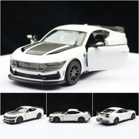 1:38 mastelis 2024 Ford Mustang Dark Horse lydinio liejimo traukiamasis klasikinis miniatiūrinis žaislinio automobilio modelių kolekcija Vaikų dovanos balta