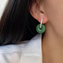 Elegant Retro Green Ping An Kou Earrings: High-End Niche Chinese Style žalia