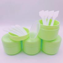 4 vnt. kosmetikos indelis su 8 vnt mentele, nepralaidūs tušti stiklainiai makiažo pavyzdžiams, kremams, veido kaukėms, paakių kremams 4pcs with spatula žalia