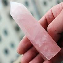 Unique Natural Rock Rose Quartz Crystal Point Healing Stone Obelisk Wand With Distinctive Lines 6-7cm