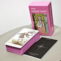 Pink Border Tarot su vadovu pradedantiesiems su rožiniais paauksuotais kraštais, pagrįsta Original Rider Waite sistema 10,3*6 cm