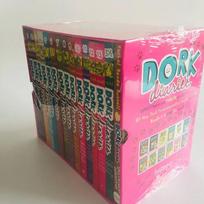 Dork Diaries 18 tomų anglų leidimas Dork Diaries Keistų mergaičių incidentai Skyrių istorijos Dovanų dėžutė 18 Volumes