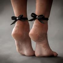 2Pcs Fashion Bowknot Anklets Bracelet Luxurious PU Leather Decor With Bow And Studs For Women Gift