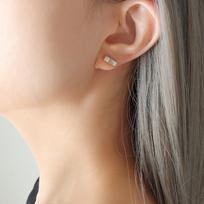 Hong Kong-Style Versatile Small Square Mother-of-Pearl Gold-Plated Titanium Steel Stud Earrings