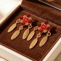 Vintage Red Imitation Pearls Gold Color Leaves Drop Earrings for Women Ladies Palace Style Light Luxury Pendant Earrings Jewelry