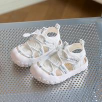 Girls Casual Shoes Non-slip Soft Sole Kids Sports Sandals Toes Capped 2025 Summer New Children Beach Shoes Mesh Graffiti Cute 21 balta