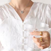 Chic Hong Kong Style Gold-Plated Necklace with Warm Rose Zircon and White Mother-of-Pearl Inlay
