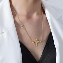 Hong Kong Retro Wave Heart Pendant Necklace, 18K Gold, Titanium Steel, Versatile Clavicle Chain