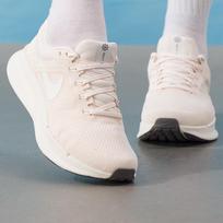 Nike moteriškibėbė bėgimo bateliai Run Swift 3 DR2698-111 38.5