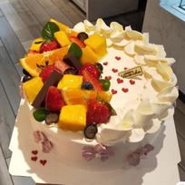 10 colių šviežių vaisių gimtadienio tortas