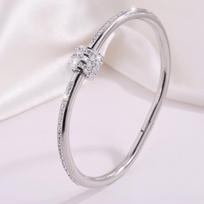 Korean Style Titanium Steel Gypsophila Slim Waist Bracelet - Non-fading Fashion Accessory for Women.