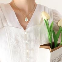 Elegant Water Drop Pendant Necklace with Mother-of-Pearl and Abalone Inlay - Stylish Clavicle Chain for Women