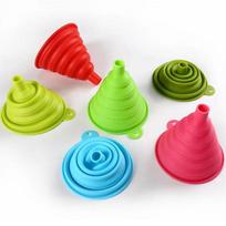 Mini Silicone Folding Funnel Portable Home Kitchen Liquid Dispenser Telescopic Long Neck Funnels Kitchen Gadget Accessories random color