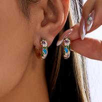 Bohemian White Floral Drop Oil Hoop Earrings for Women Chic Ear Buckles Trendy Daily Wear Stackable Fashion Jewelry Gift