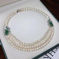Senovinė smaragdinė daugiasluoksnė perlų chokerio karoliai white