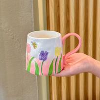 Birthday gift for girls, hand-painted tulips, ceramic mugs, girlfriends' practical cups, souvenir gift box. 401-500ml