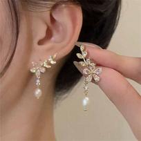Fashion Creative Cherry Blossoms Flower Design Stud Earrings For Women Romantic Elegant Flower Earrings Party Engagement Jewelry