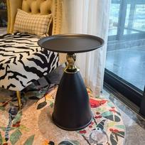 Light Luxury Round Side Table-Minimalist Sofa End Table with Creative Circular Design, for Living Room, Balcony & Bedroom Corner