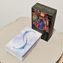 Kaulakaulis ir Žemės mėsa Tarot kortų kaladė – 12*7cm Kelionė per Mitą, Mistiką ir Šventus Kraštovaizdžius juoda