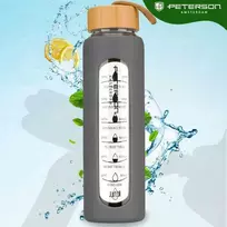 Peterson motyvacinė stiklinė vandens gertuvė su matavimo skale, pilku silikoniniu dėklu, 960 ml
