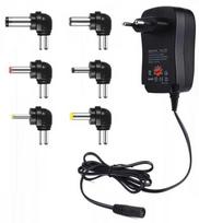 CP UCH1 Universal 12/30W (Maks. 2,1A) Barošanas adapteris + USB 3-12V manuāls slēdzis un 6 spraudņi juodas (OEM)