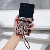 For Samsung Z Flip7 ZFlip6 Fashion Leopard Print Fold Phone Case for Galaxy Z Flip 3 4 5 6 7 Flip7 FE Wrist Strap Leather Cover Galaxy Z Flip7 kava