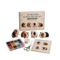 3D Karoliukų Jūrų kiaulytės Pasidaryk pats rinkinys, 4 dalių rinkinys, apima karoliukus, siūlą, adatą, žirkles ir instrukcijų vadovą mažų gyvūnėlių figūrėlėms kurti One Size