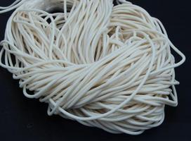 Silikoninė guminė kempinės juostelė Balta Uždaro poringumo apvalaus putplasčio pagrindo strypas Sandariklis O-žiedas laidas Putojantis guminis liejinys slopintuvas Apvalus (WHITE,O&dia 2P5mm&10M) balta