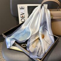 100% gryno šilko skara Moteriška galvos juosta Spausdinta pashmina skarelė Foulard Moteriškos bandanos Skaros Hijabo šaliai Apklotai Kvadratinė skarelė Real Silk 65x65cm
