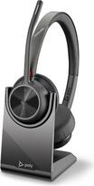 "Poly Voyager 4320 Cordless UC" ausinės ir įkrovimo stotelė - stereofoninės ausinės su triukšmą slopinančiu mikrofono ramentu, jungiamos prie kompiuterio, kompiuterio ir mobiliojo telefono per "Bluetooth", suderinamos: "Teams" (sertifikuota), "Zoom